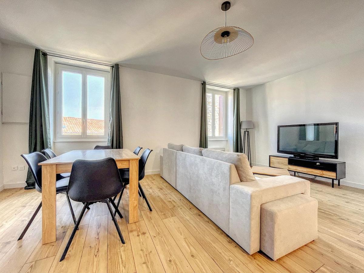 Au Coeur Ardechois - Avec Terrasse Ombragee Appartement